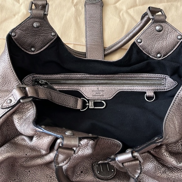 Louis Vuitton Mahina Hobo XL Metallic Mordore - Picture 13 of 16